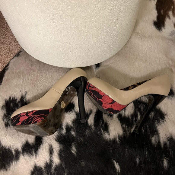 Betsey Johnson Taupe stacked leather and lace heels - Picture 2 of 10